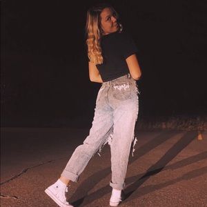 Meet your Posher, Leila